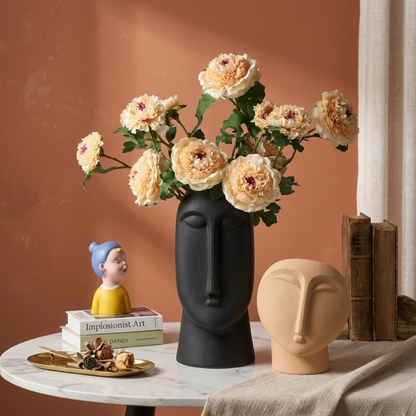 Sculptural Face Ceramic Vase – Modern Decorative Design