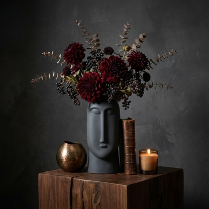 Sculptural Face Ceramic Vase – Modern Decorative Design