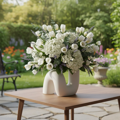 Modern Curved Ceramic Vase – Sculptural White Design