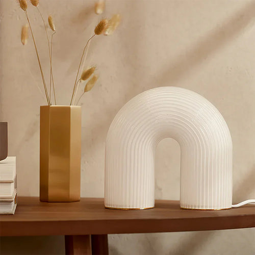 LuminArch Moderne Gebogen Metaal Tafellamp | Architectonisch Bureau Design