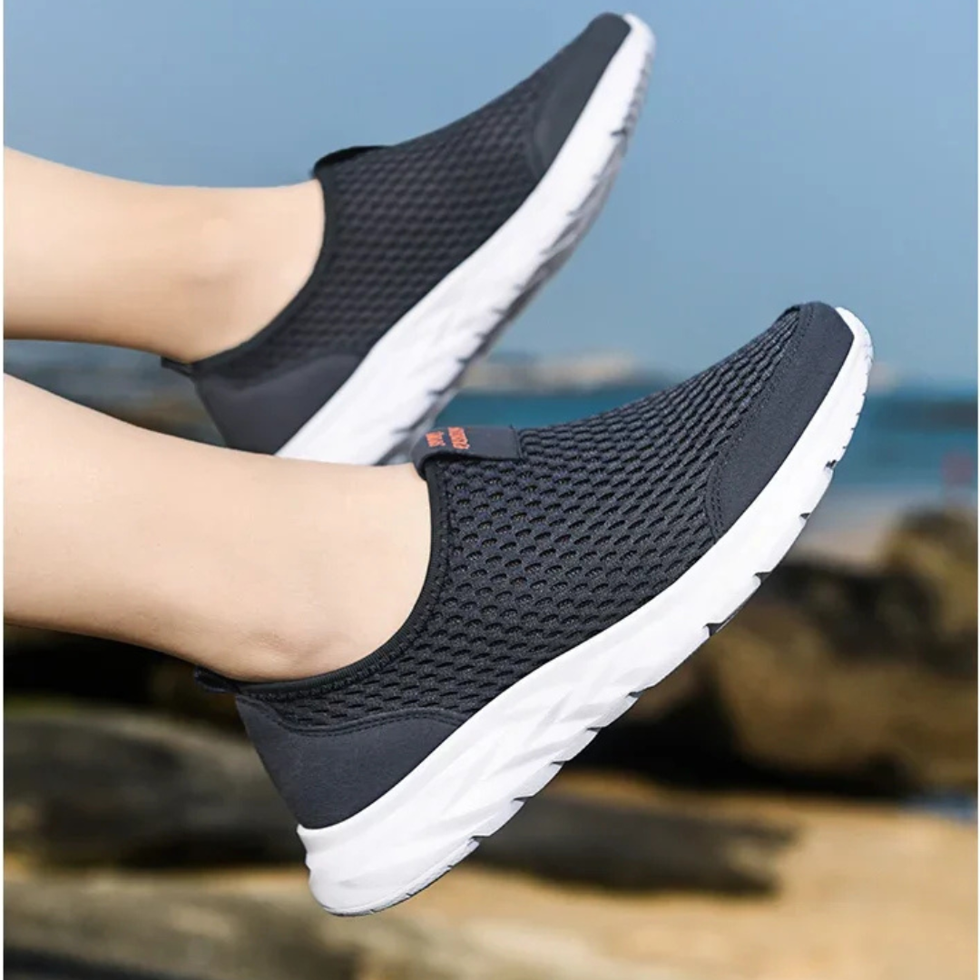Waverun Lightweight Breathable Water Sports Shoe — Men&