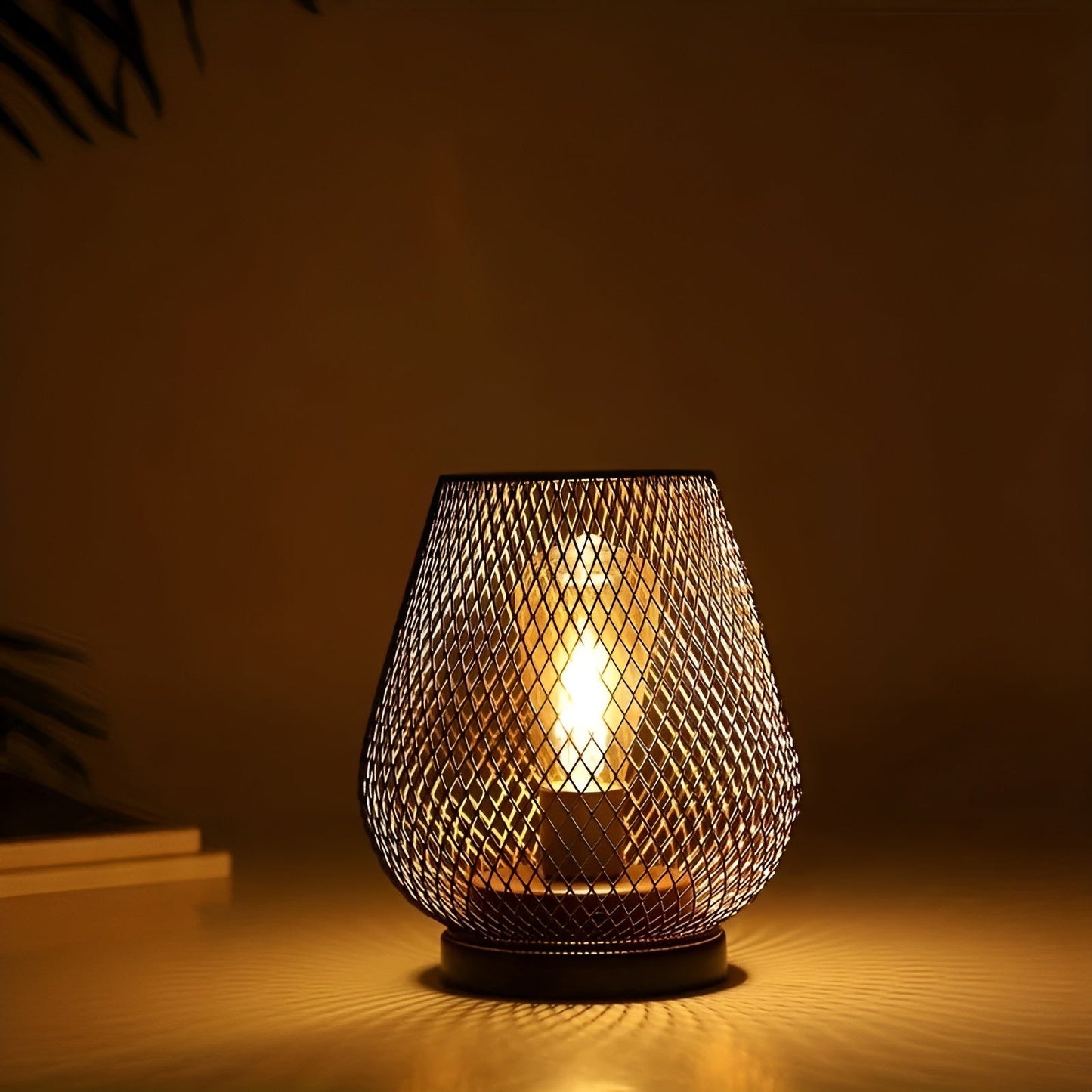 CageLuxe Draadloze Metalen Kooi LED Tafellamp | Industrieel Sfeer Design