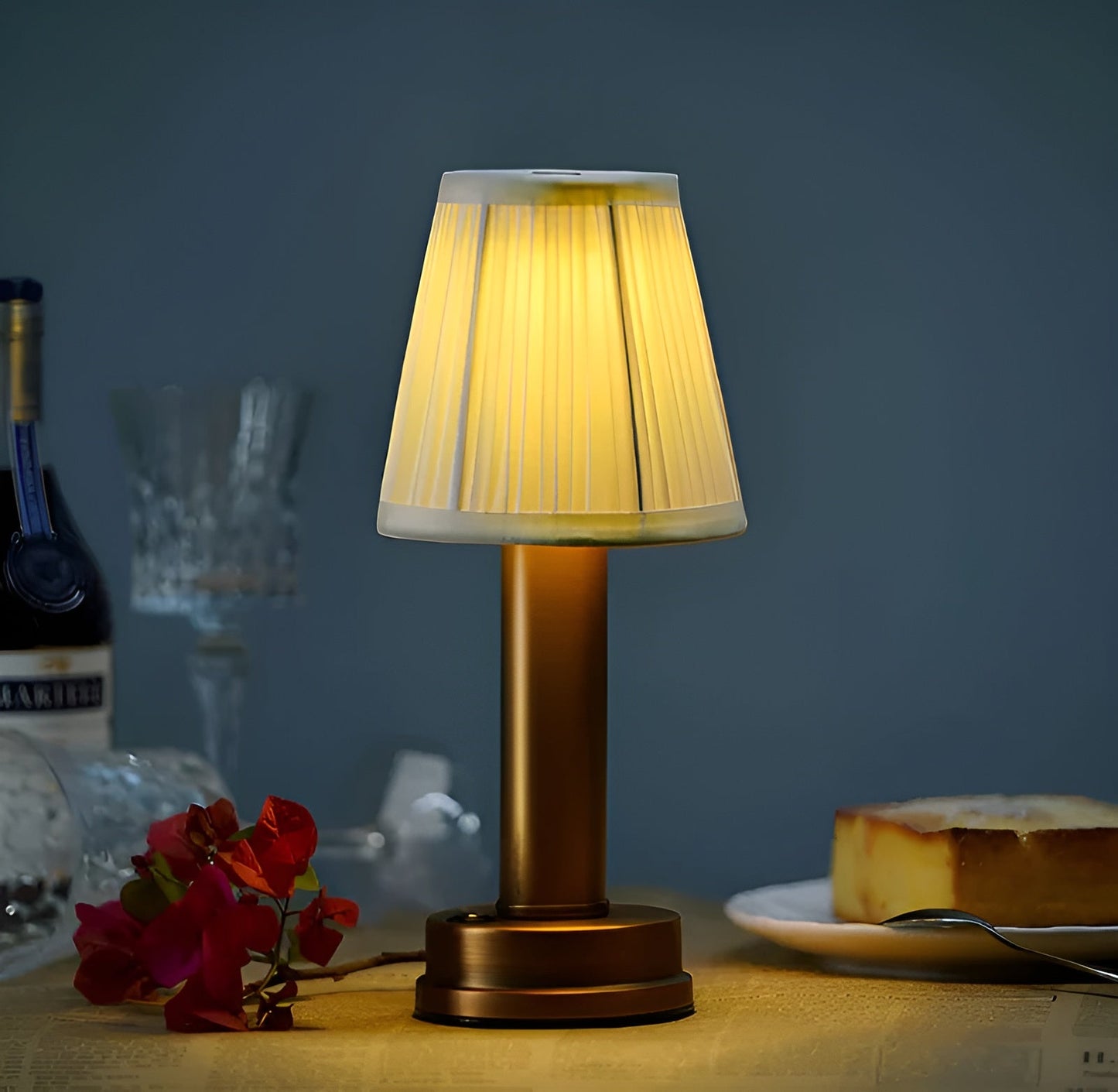 Vintage Aluminium Tafellamp Dimbaar | Stof Kap voor Woon- of Bartafel