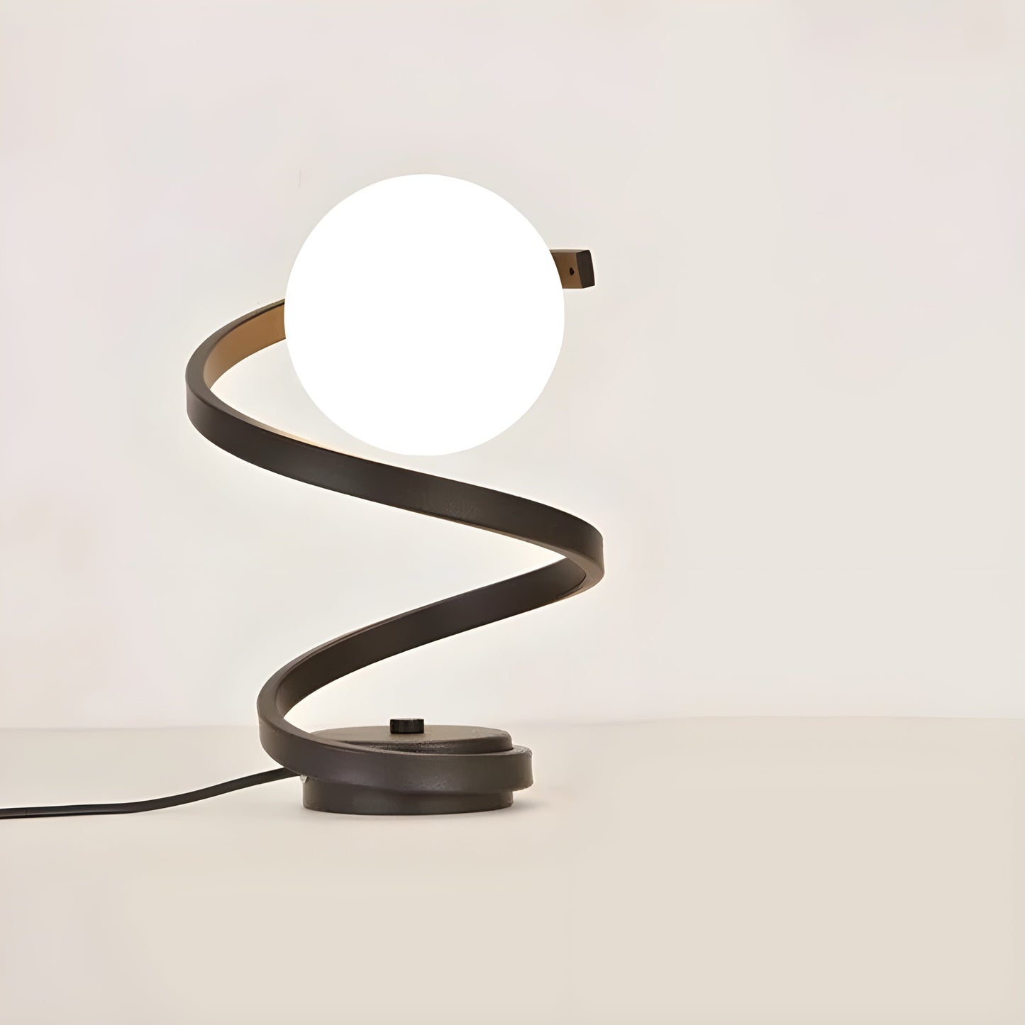 RetroBeam Nordic Retro LED Tafellamp | Vintage Sfeer in Scandinavisch Design